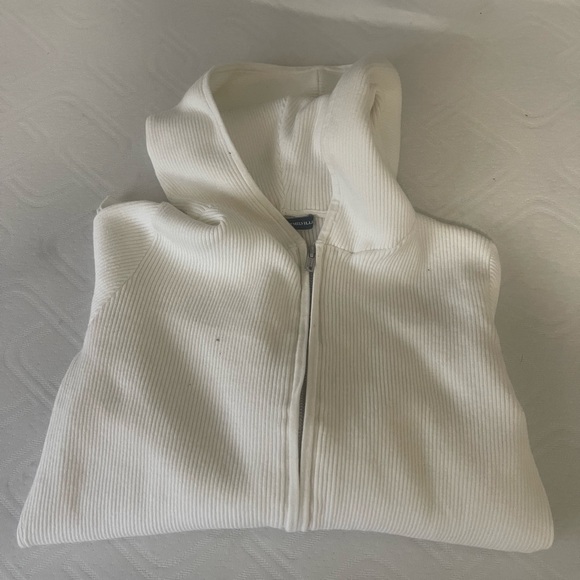 Sweater - Picture 4 of 4